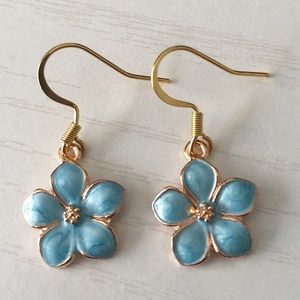 Flower earrings